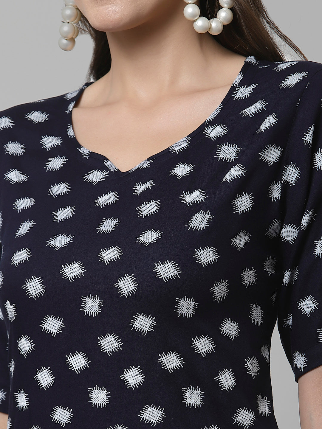 Women Blue Abstract Print Straight Kurta - Kashyap Global Lifestyles LLP