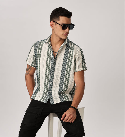 Uri Men Off White and Green Textured Stripe Shirt