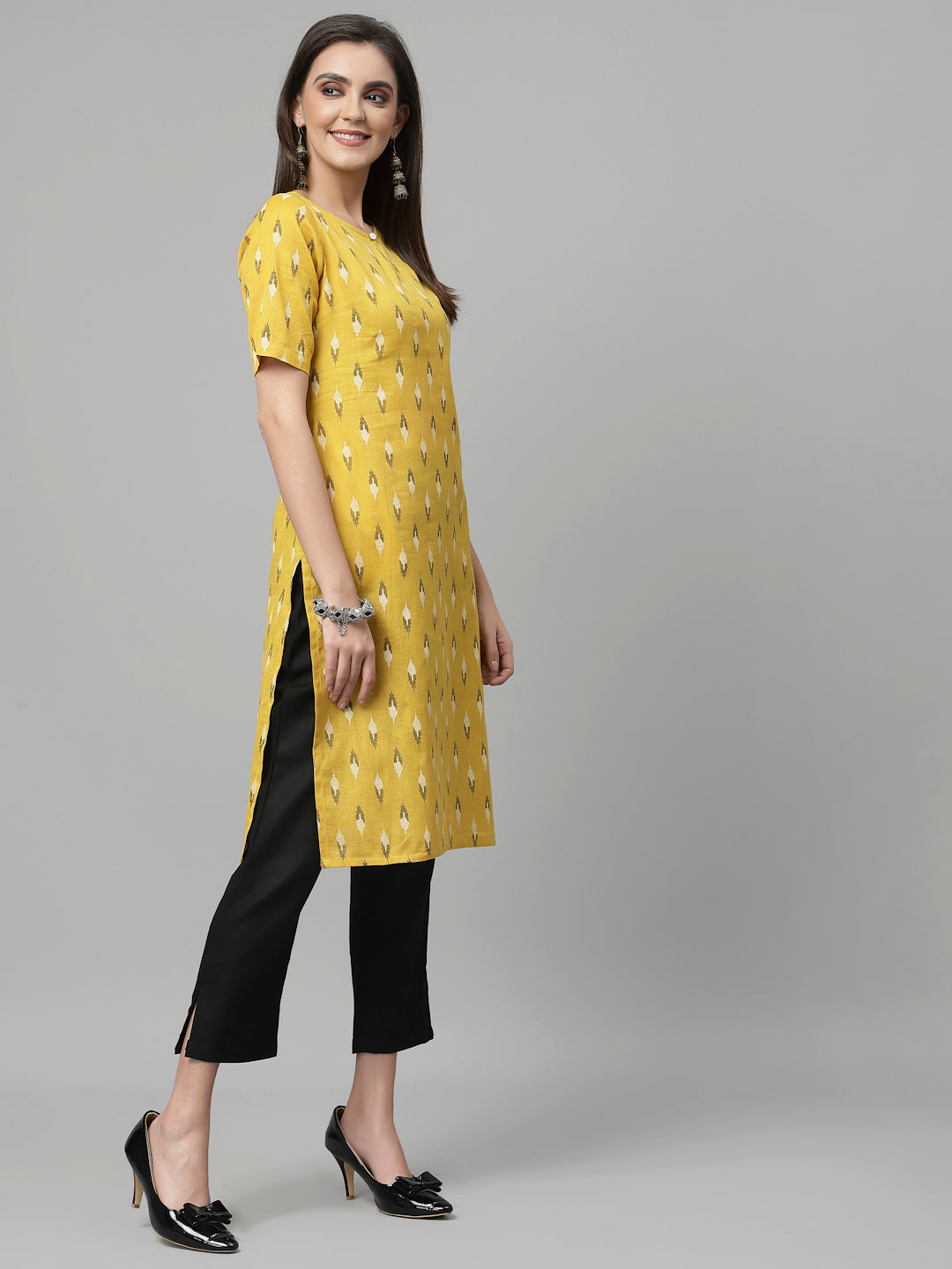 Women Geometric Print Cotton Linen Kurta - Kashyap Global Lifestyles LLP
