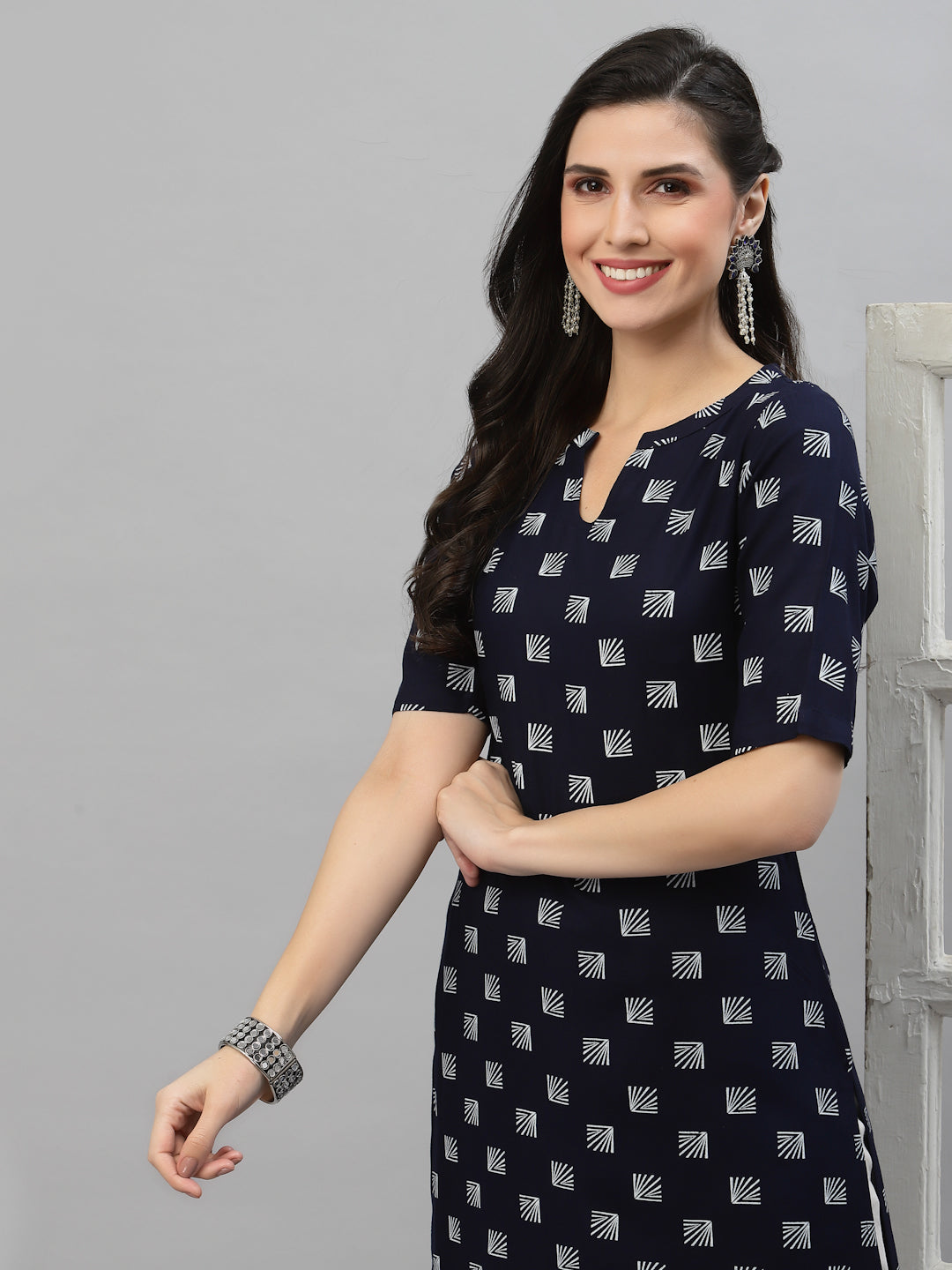 Women Blue & White Viscose Printed Kurta - Kashyap Global Lifestyles LLP